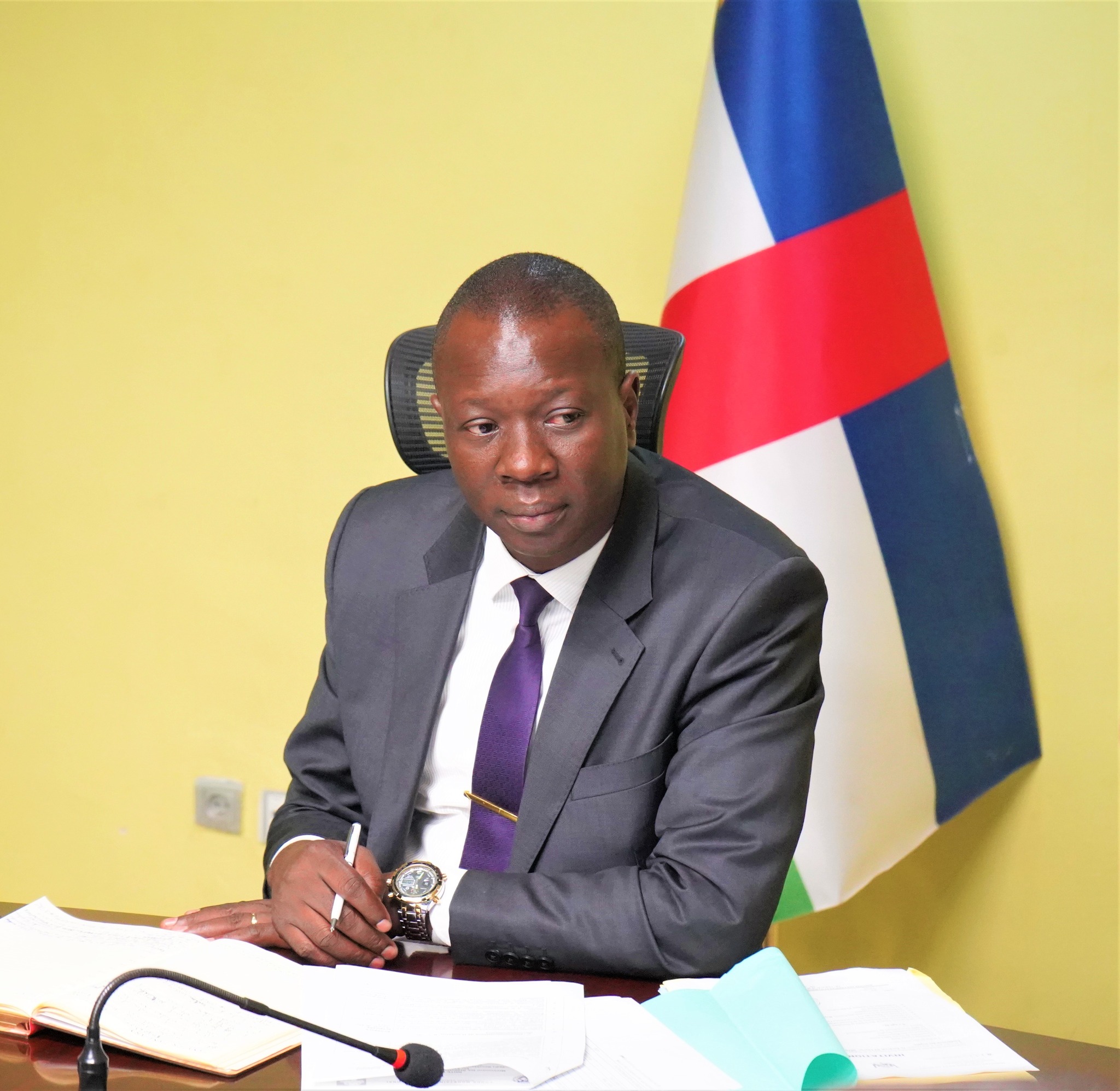 Directeur de Cabinet ππππππ ππππππππ