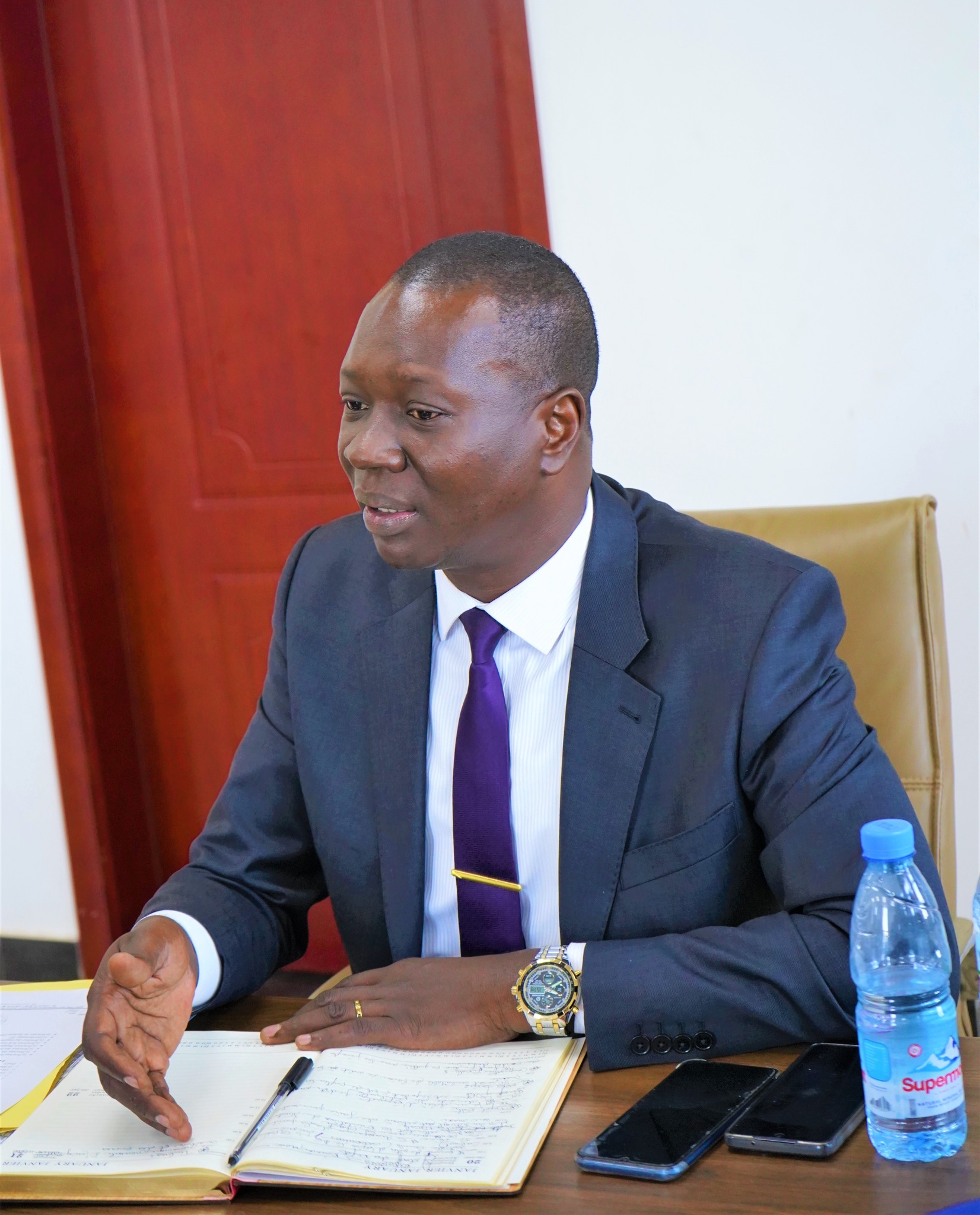 Directeur de Cabinet ππππππ ππππππππ