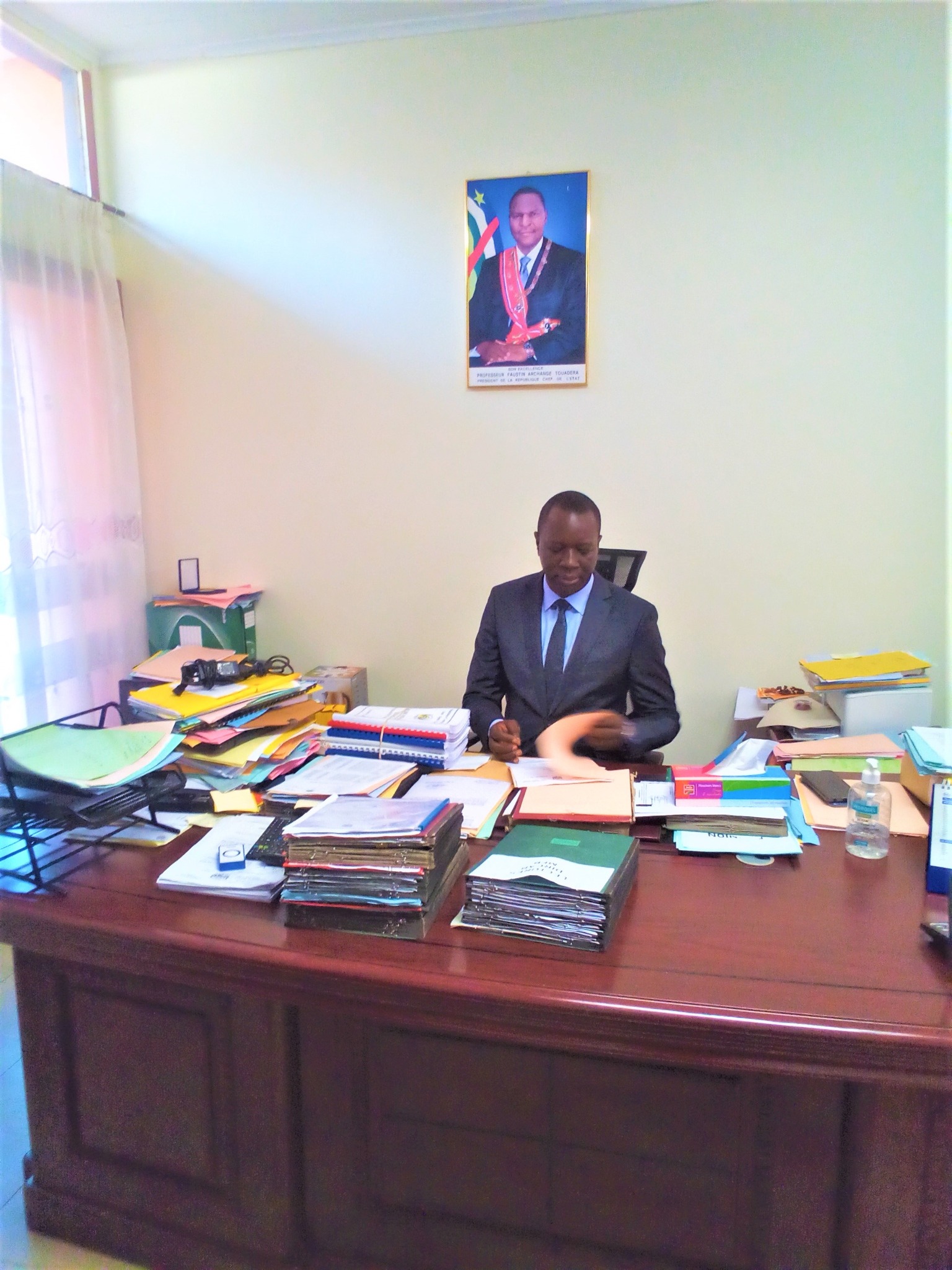 Directeur de Cabinet ππππππ ππππππππ